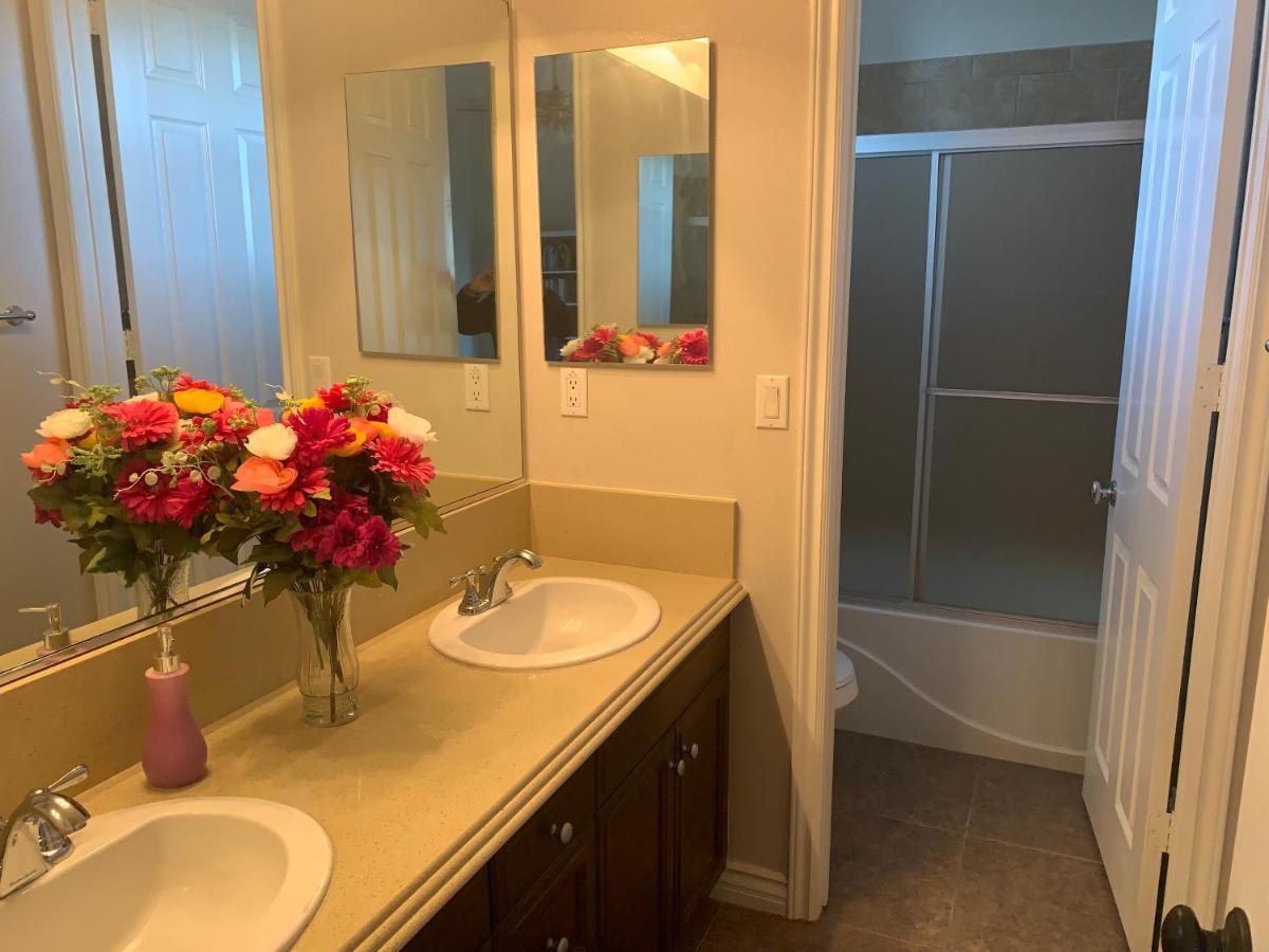 Luxhome Suites N Villa Riverside Esterno foto