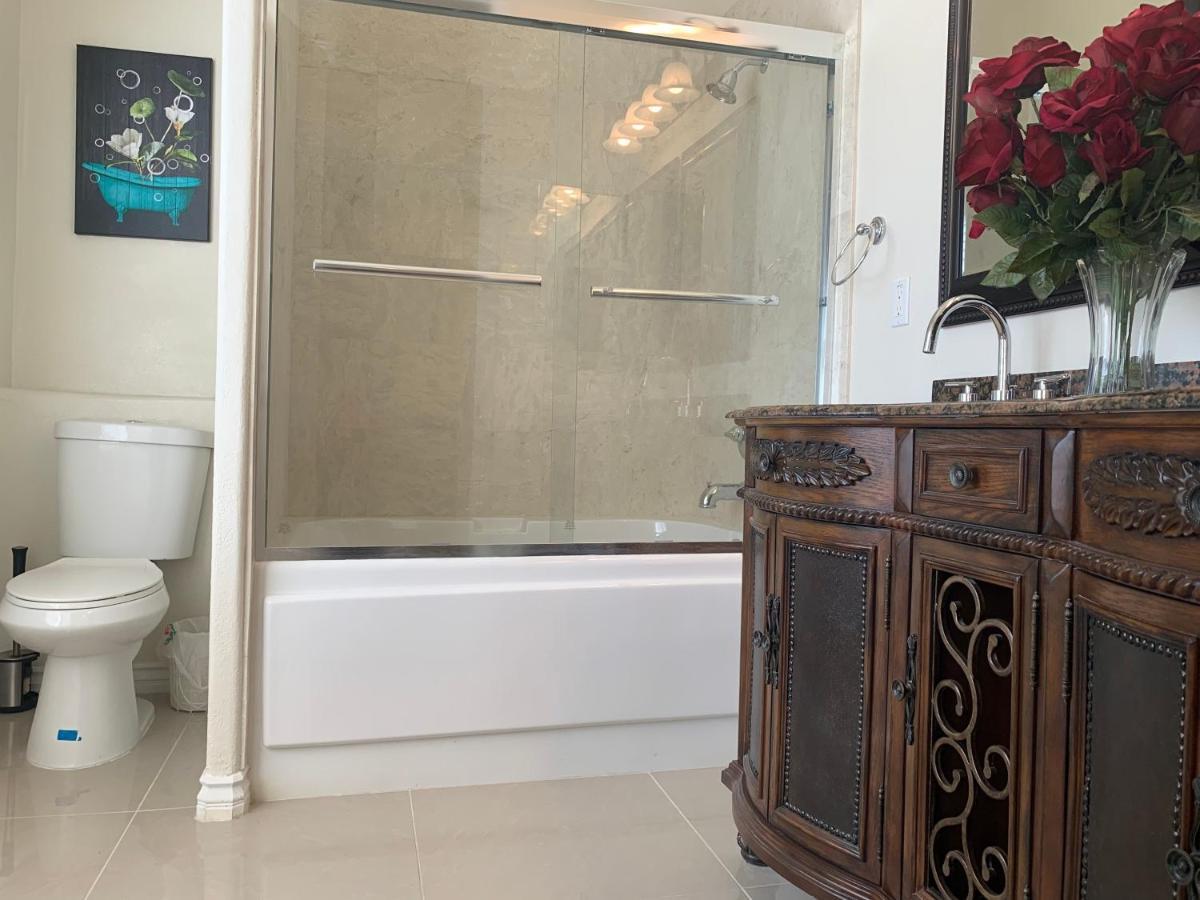 Luxhome Suites N Villa Riverside Esterno foto