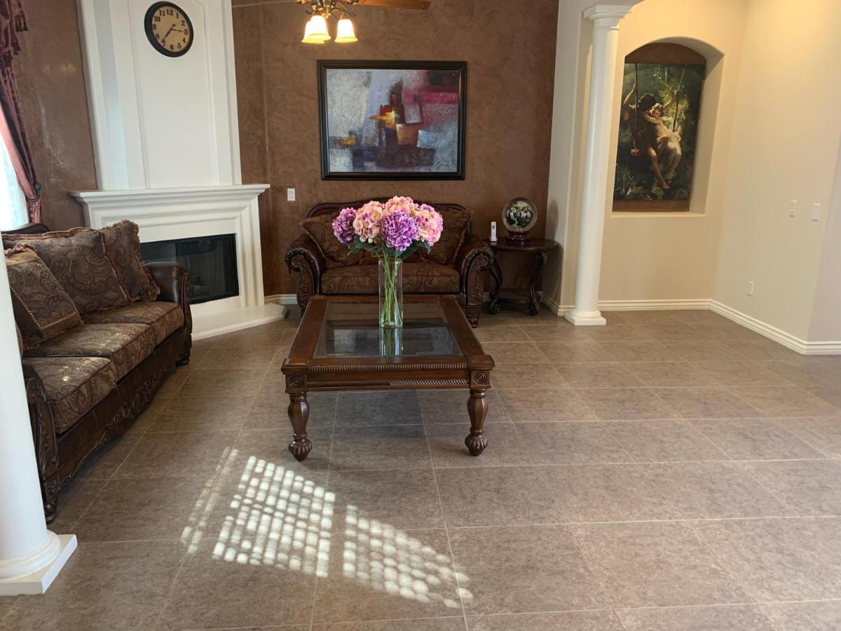 Luxhome Suites N Villa Riverside Esterno foto